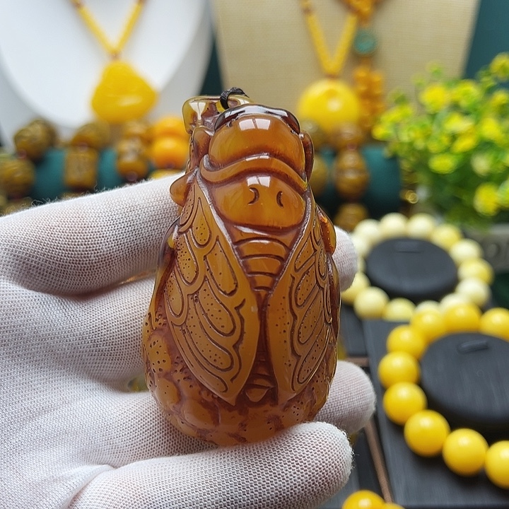 琥珀未镶嵌颈饰蜜蜡