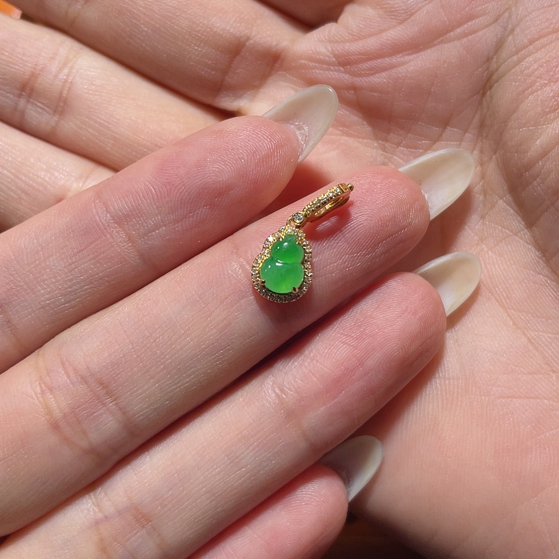 元***吒翡翠18K金镶嵌吊坠(不含链)