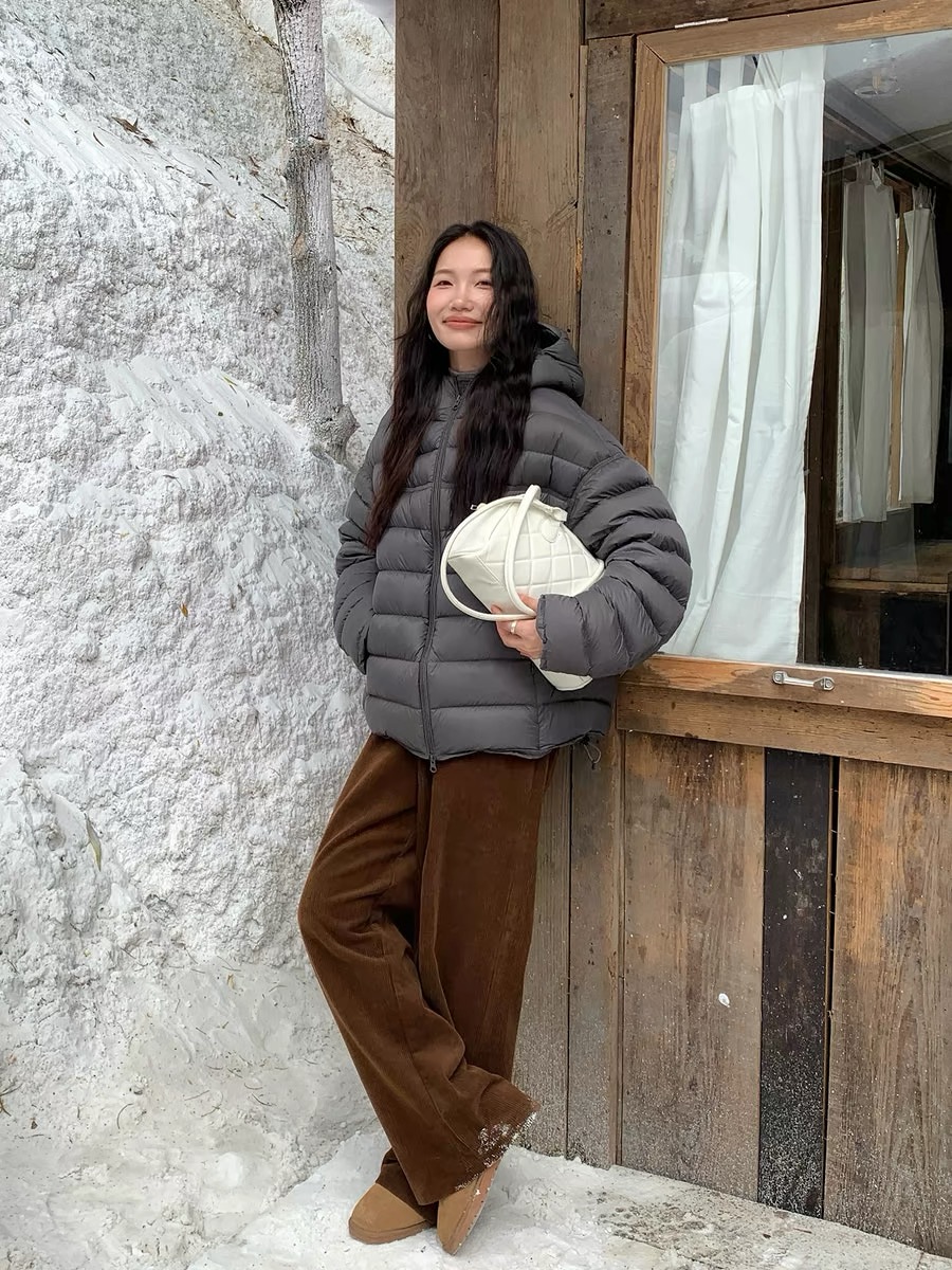 2025时尚连帽排骨泡芙白鸭绒羽绒服女冬季宽松保暖外套潮