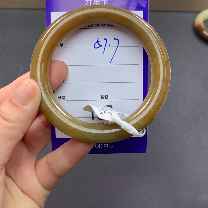 和田玉（糖玉）手镯未镶嵌