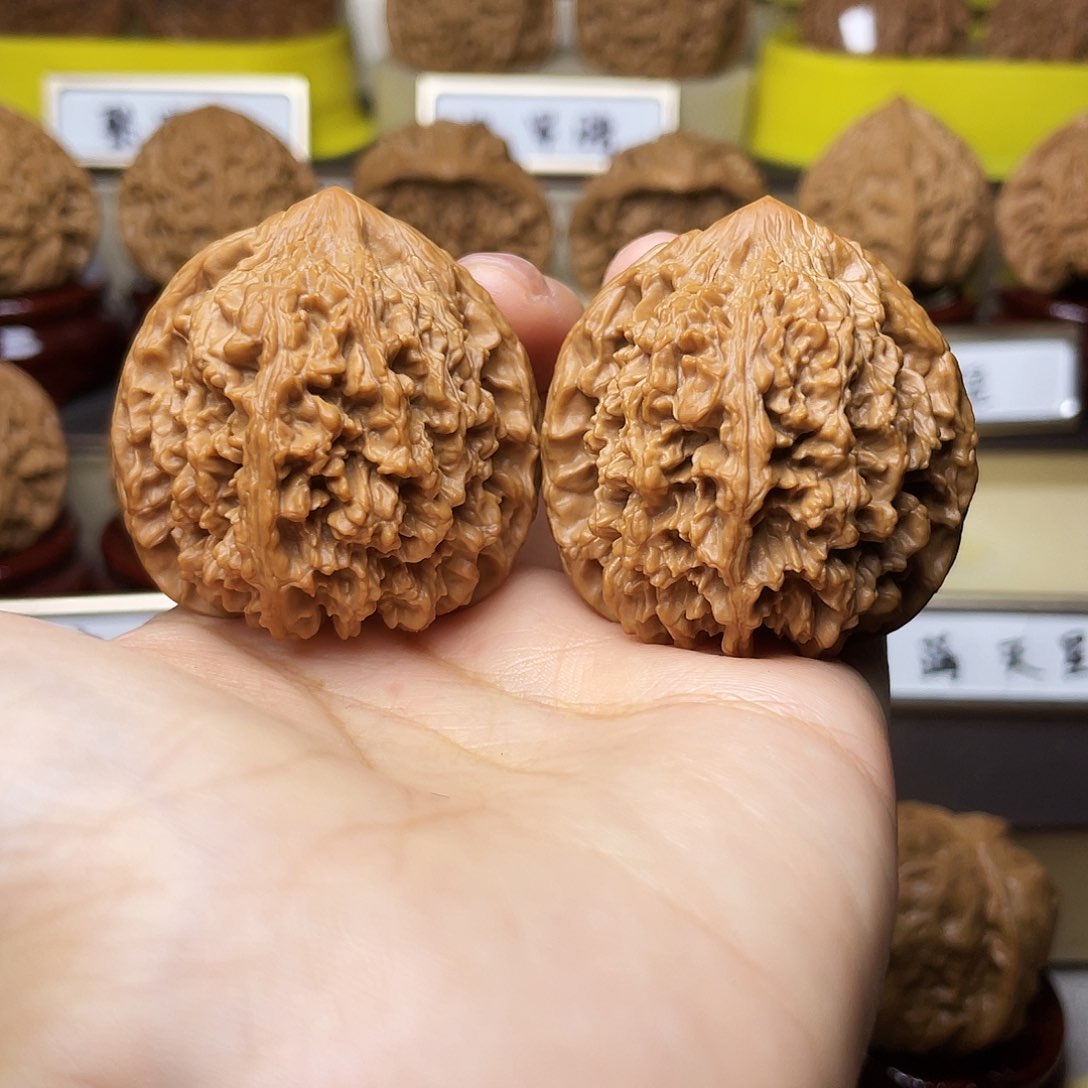 把件文玩核桃满天星41左右