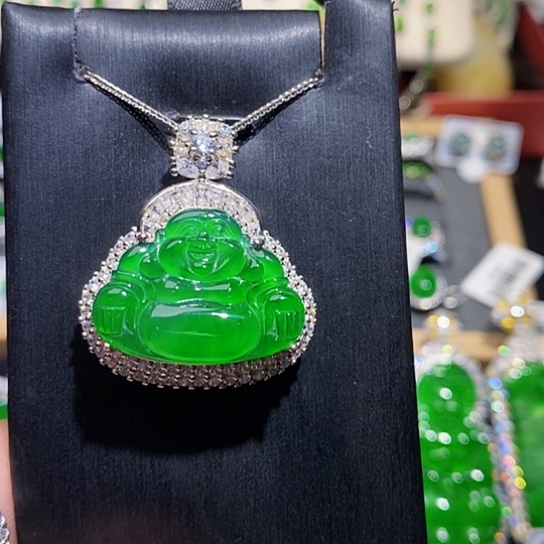 翡翠未镶嵌戒指吊坠