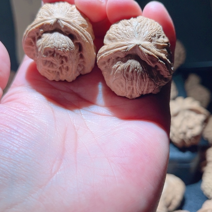 善***红文玩核桃吊坠文玩