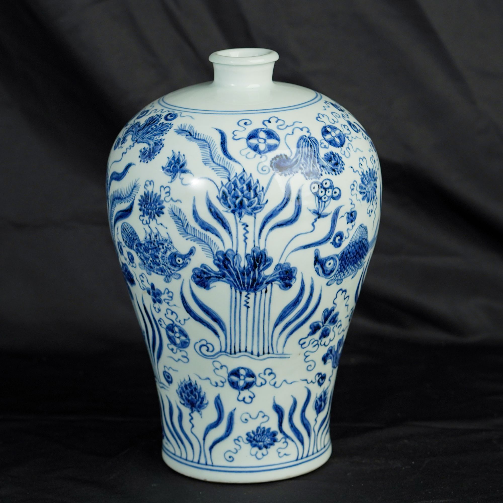 明代早期青花鱼藻纹梅瓶BZYDM00965