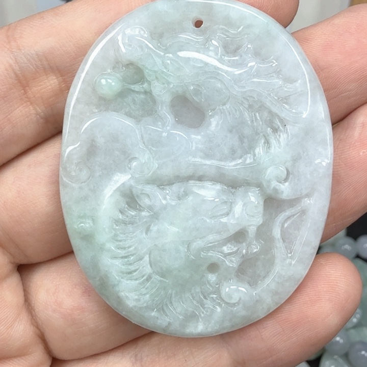 翡翠挂件未镶嵌翡翠