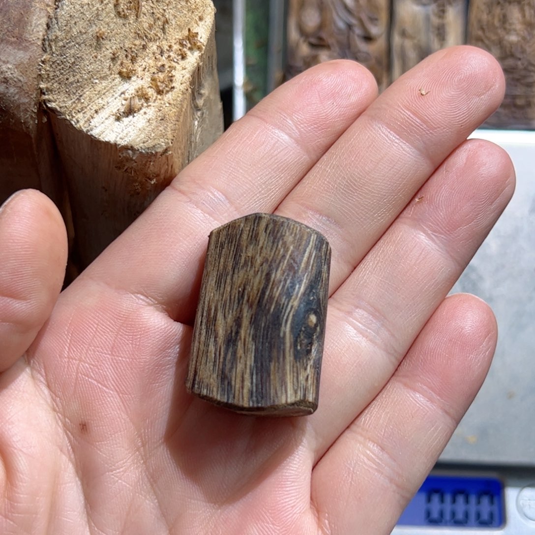 沉香吊坠白棋素牌4.6克