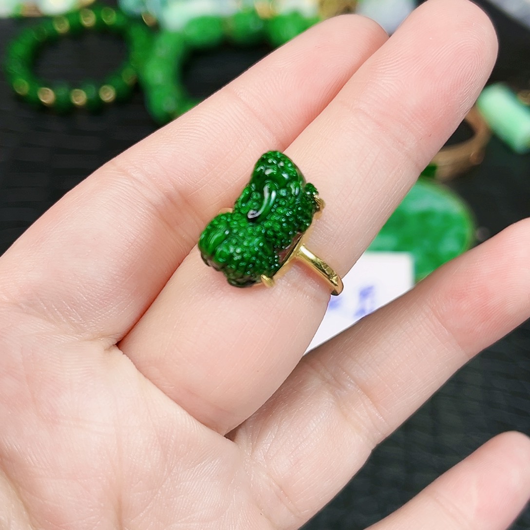 翡翠颈饰银S925镶嵌好****，戒指