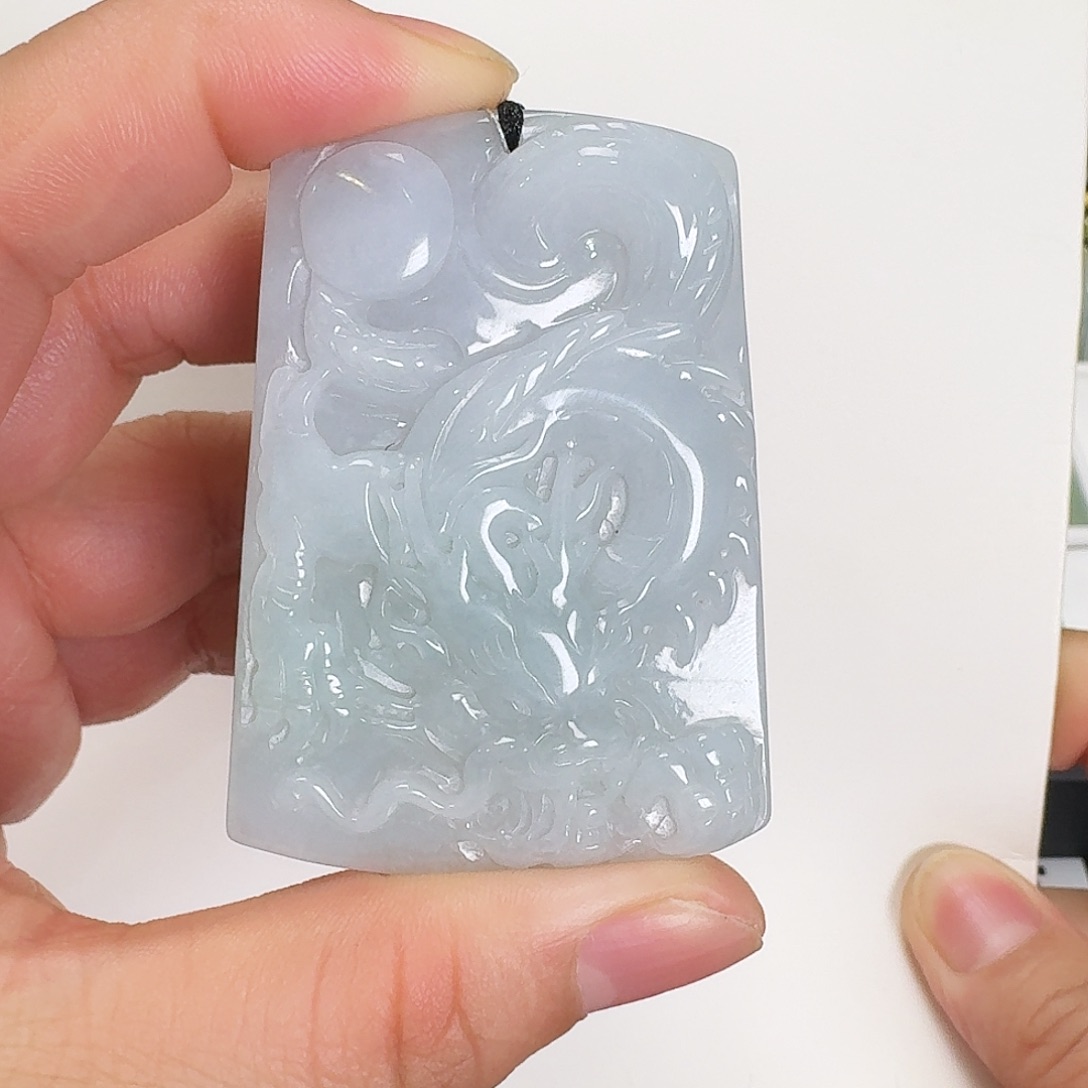 翡翠颈饰未镶嵌山*洼龙牌