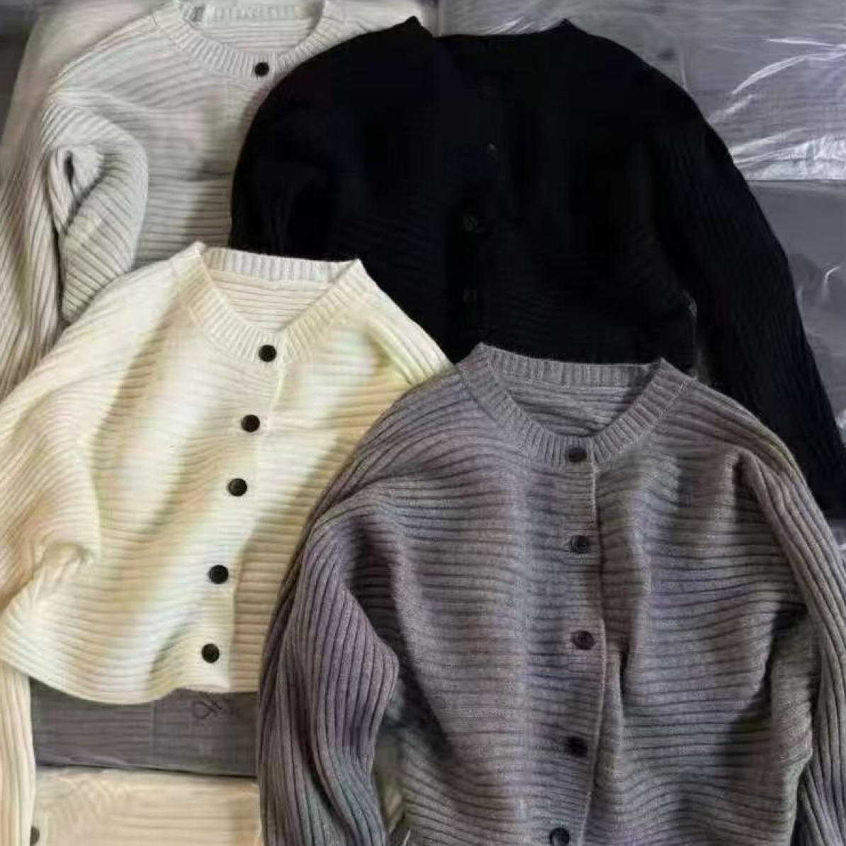 韩版不褪色圆领洋气针织毛衣短款蝙蝠宽松秋季长袖