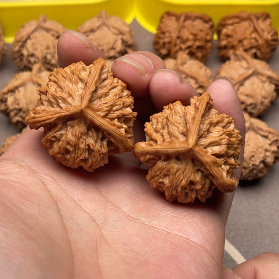 文玩核桃把件皓****风核桃