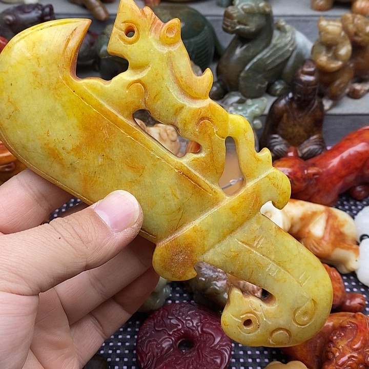未镶嵌蛇纹石玉颈饰