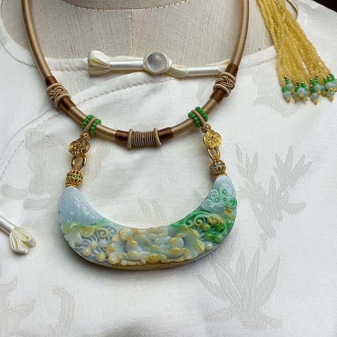 翡翠颈饰未镶嵌天然