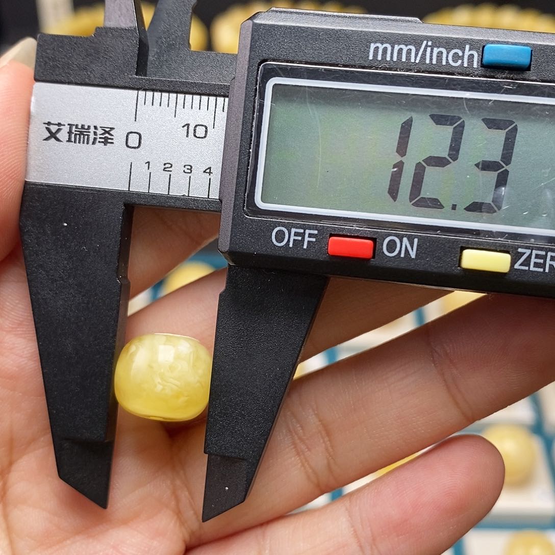 蜜蜡珠宝奇石未镶嵌