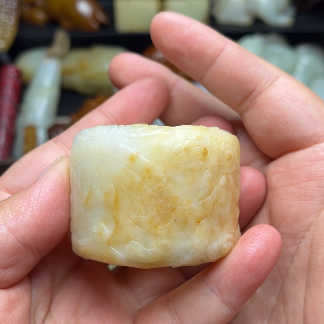 和田玉把件未镶嵌听**笑