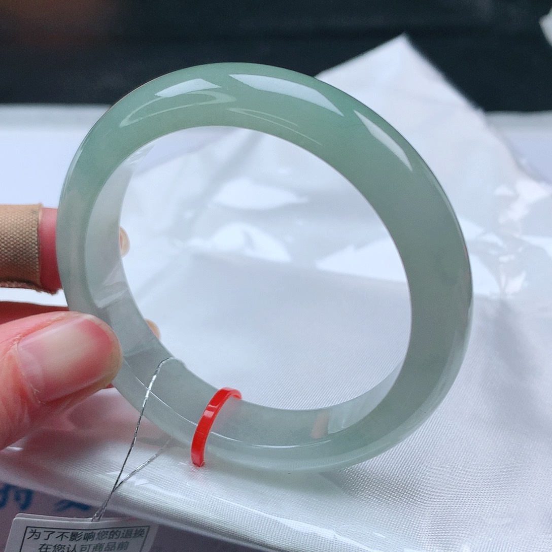 翡翠手镯未镶嵌51圈