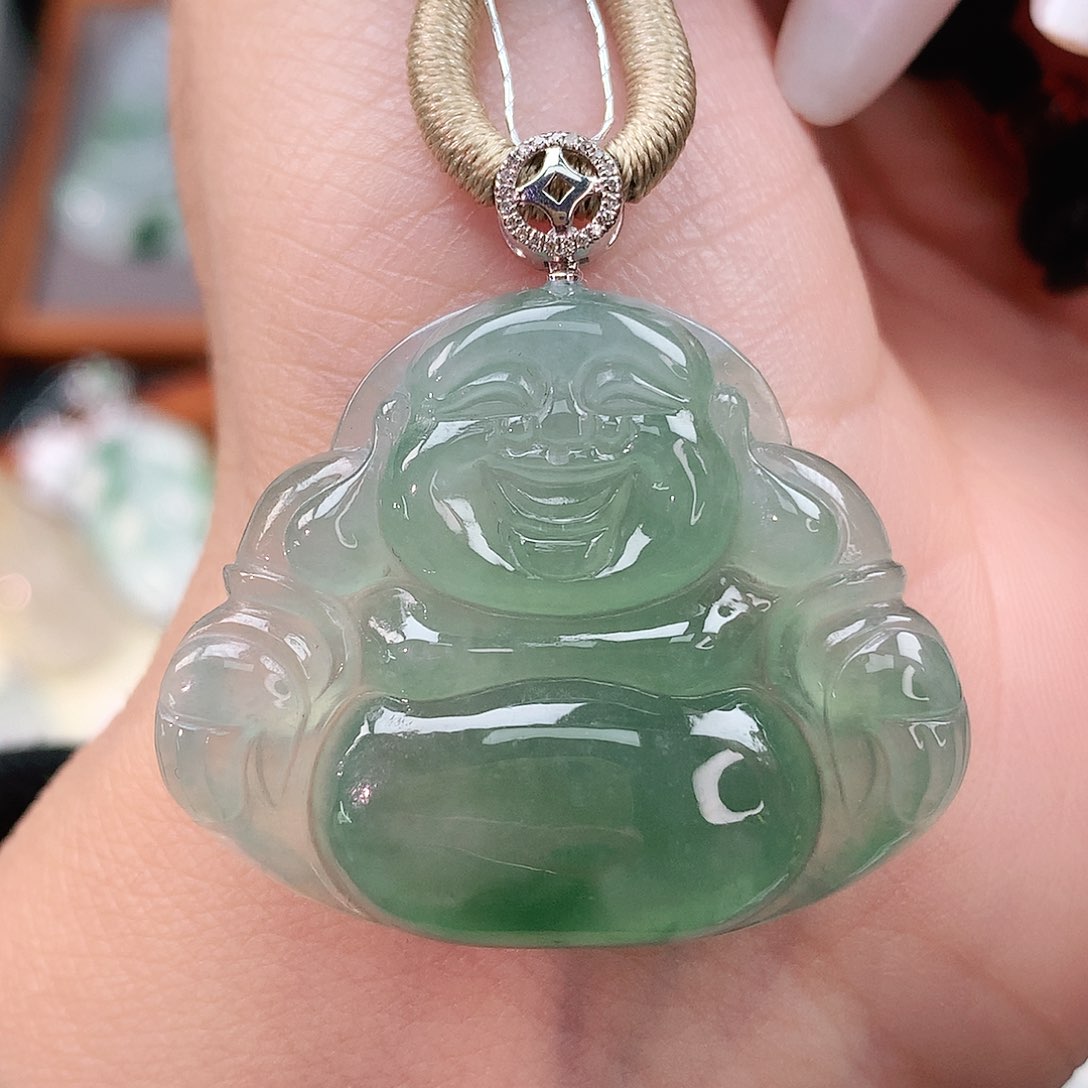 颈饰18K金镶嵌翡翠佛公