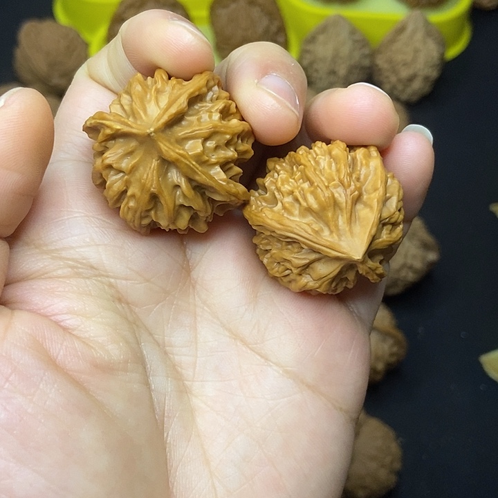 文玩核桃   齐三三棱