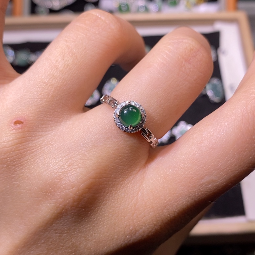 【闪购商品】翡翠未镶嵌颈饰天然