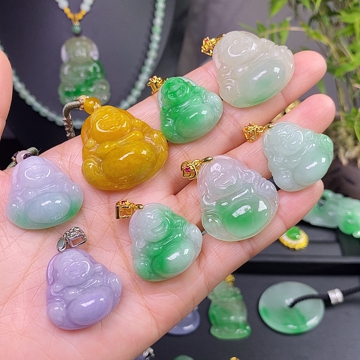 翡翠未镶嵌吊坠(赠链)