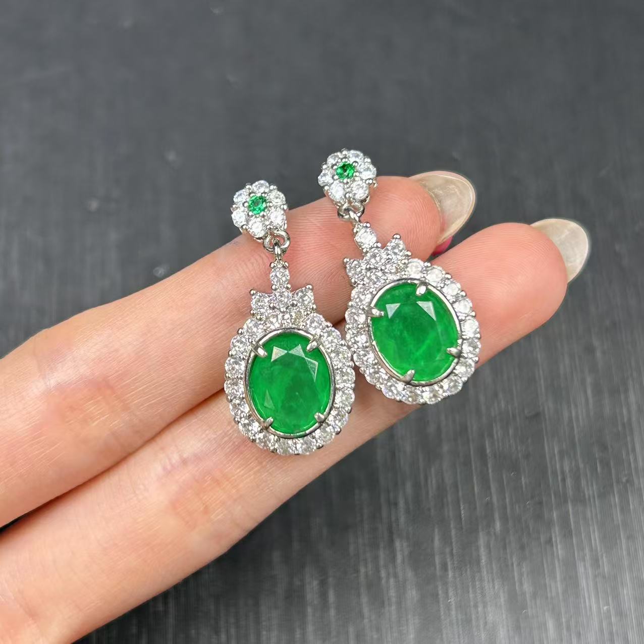 阿鲁沙-典藏轻奢培育祖母绿-精工合金耳饰803