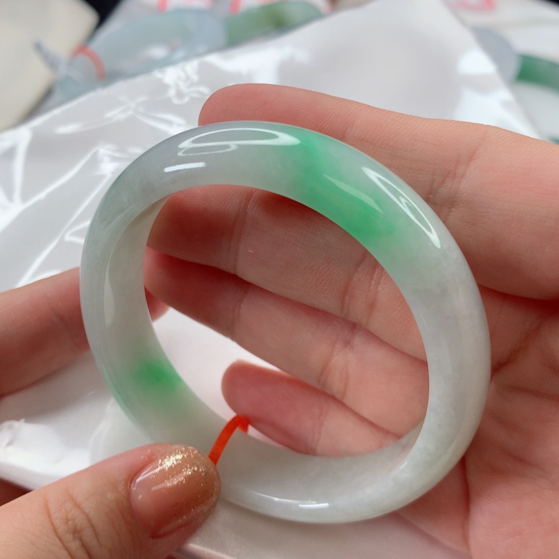 翡翠未镶嵌手镯圈口52.2