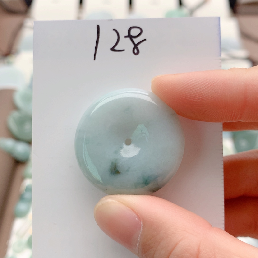 翡翠未镶嵌颈饰吊坠