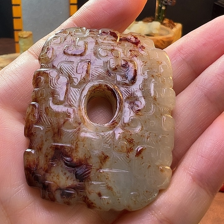 威***和田玉未镶嵌颈饰