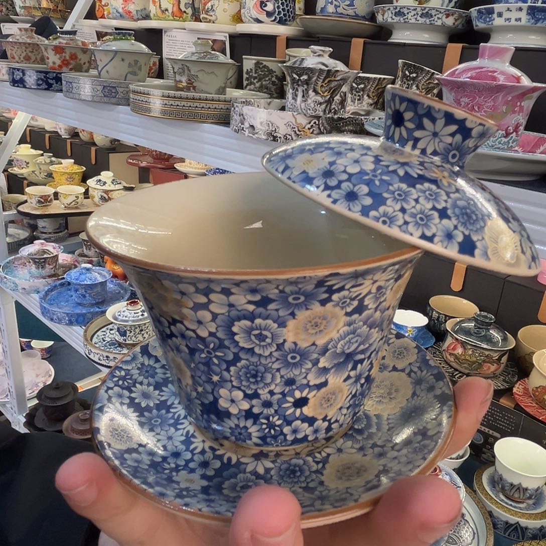 这些盖碗很漂亮！！！