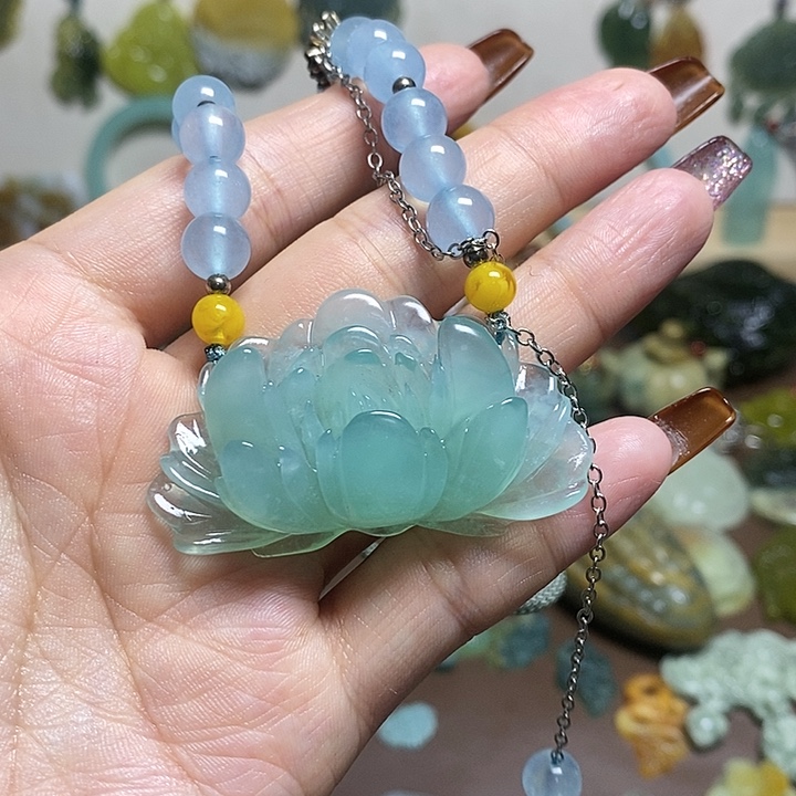 蛇纹石玉吊坠未镶嵌赚***米