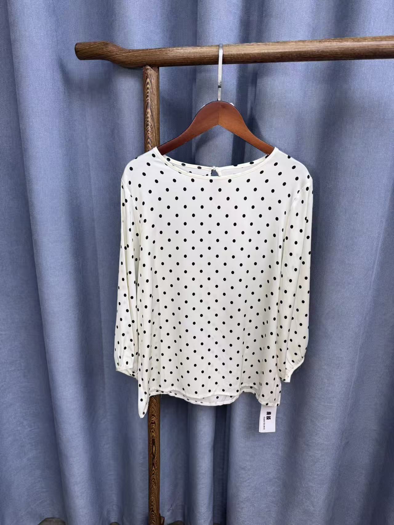 （瑕疵）夏季新款休闲时尚圆领桑蚕丝七分袖上衣女T031