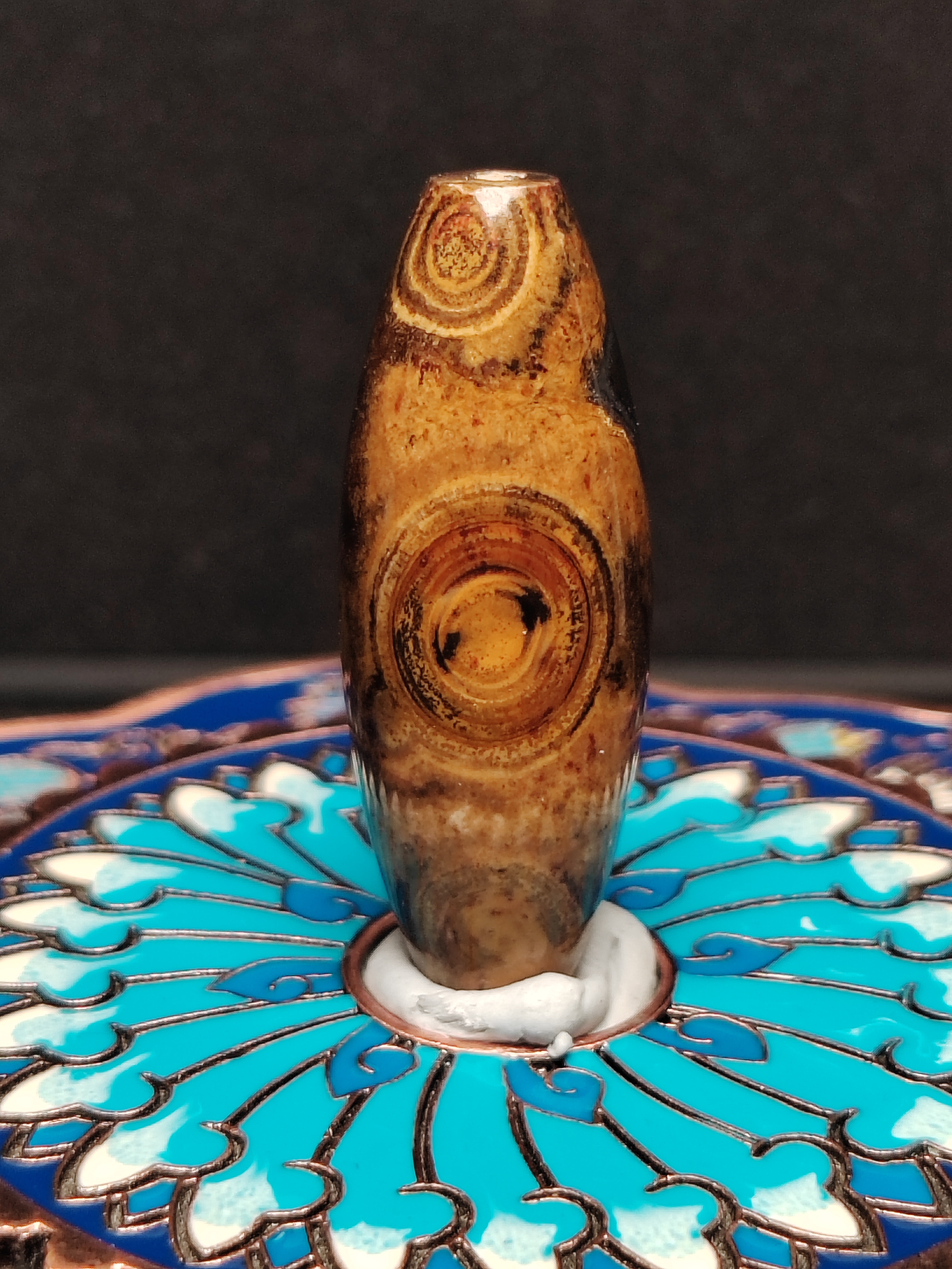 精品玛瑙玉髓摆件（蒙珠）