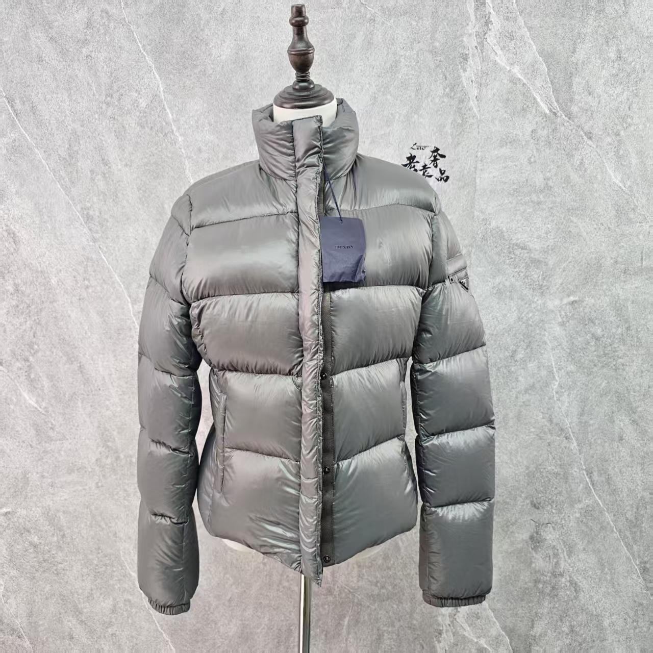 99新 Prada/普拉达 海囤K/普拉达上衣/44码/ze117655女装外套衣服