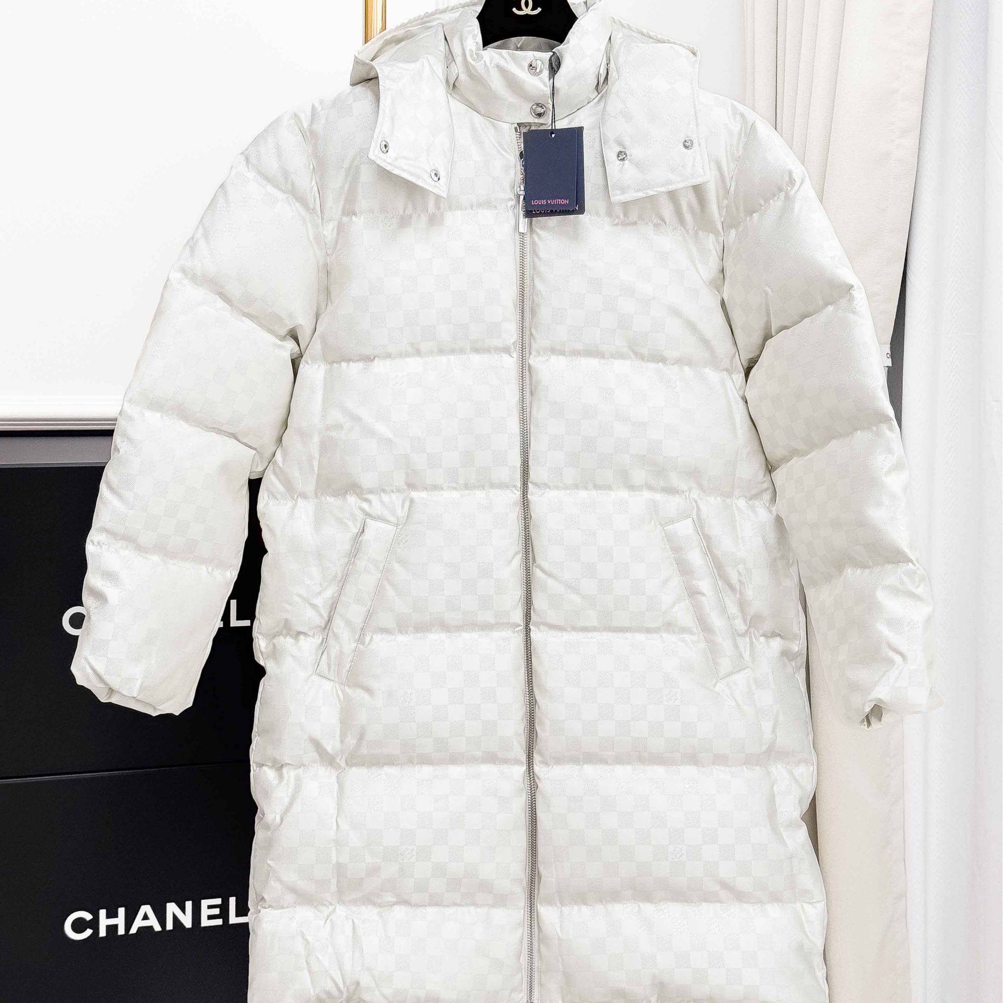 99新 LouisVuitton/路易威登 40码白色棋盘格长款连帽羽绒服