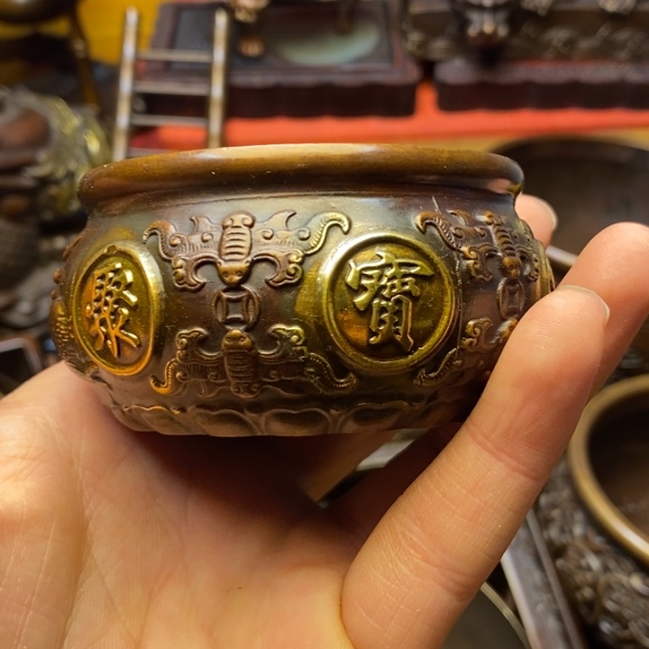 铜器摆件做工精良