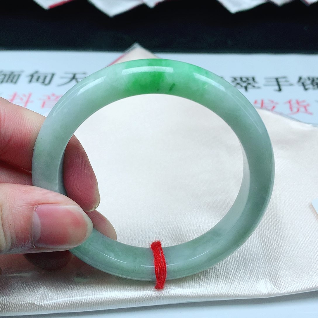 翡翠手镯未镶嵌圈56