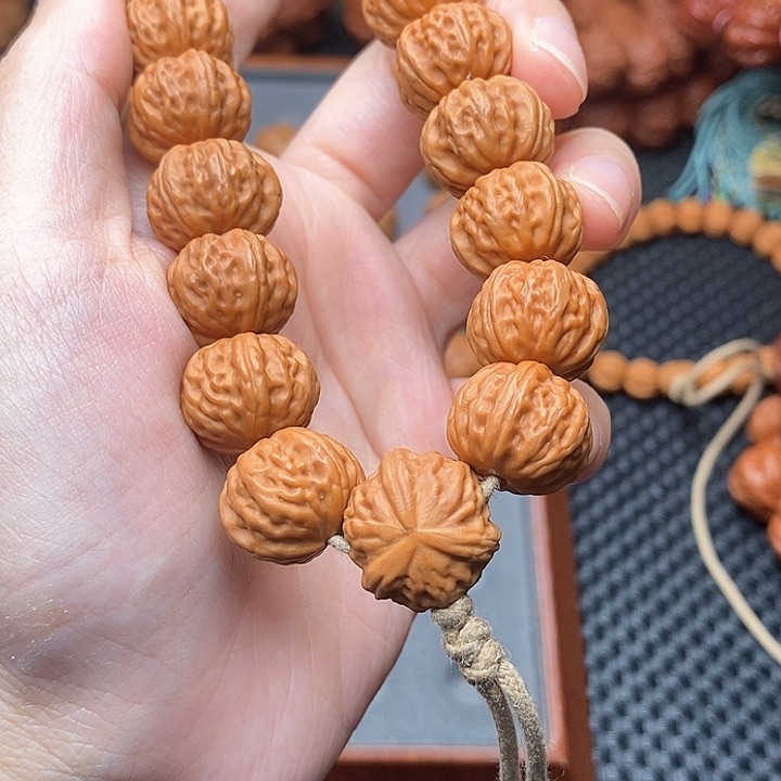手串猴头核桃正奔三棱