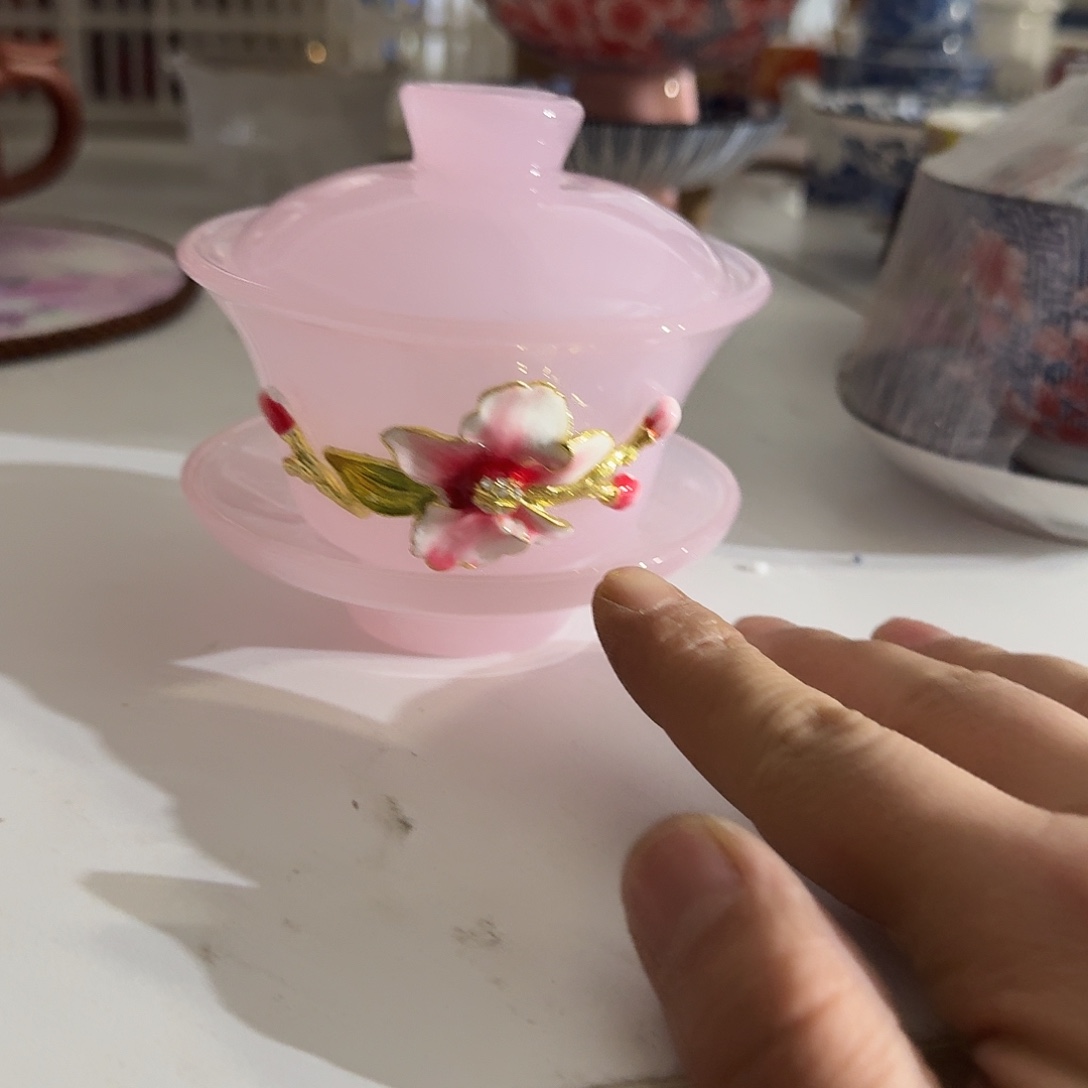 莹***莹微瑕粉琉璃带花盖碗