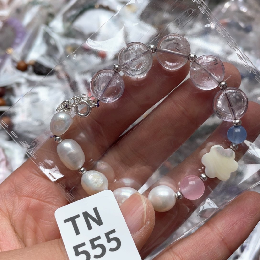 水晶多样性发一只未镶嵌