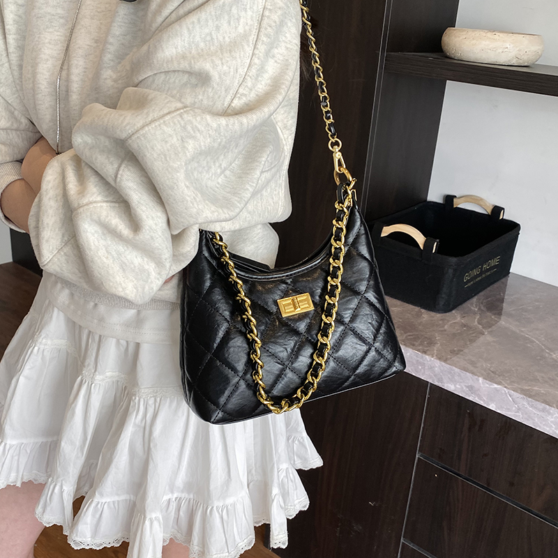 爆款链条包2025高级感时尚菱格腋下单肩包小众百搭气质女士斜挎包