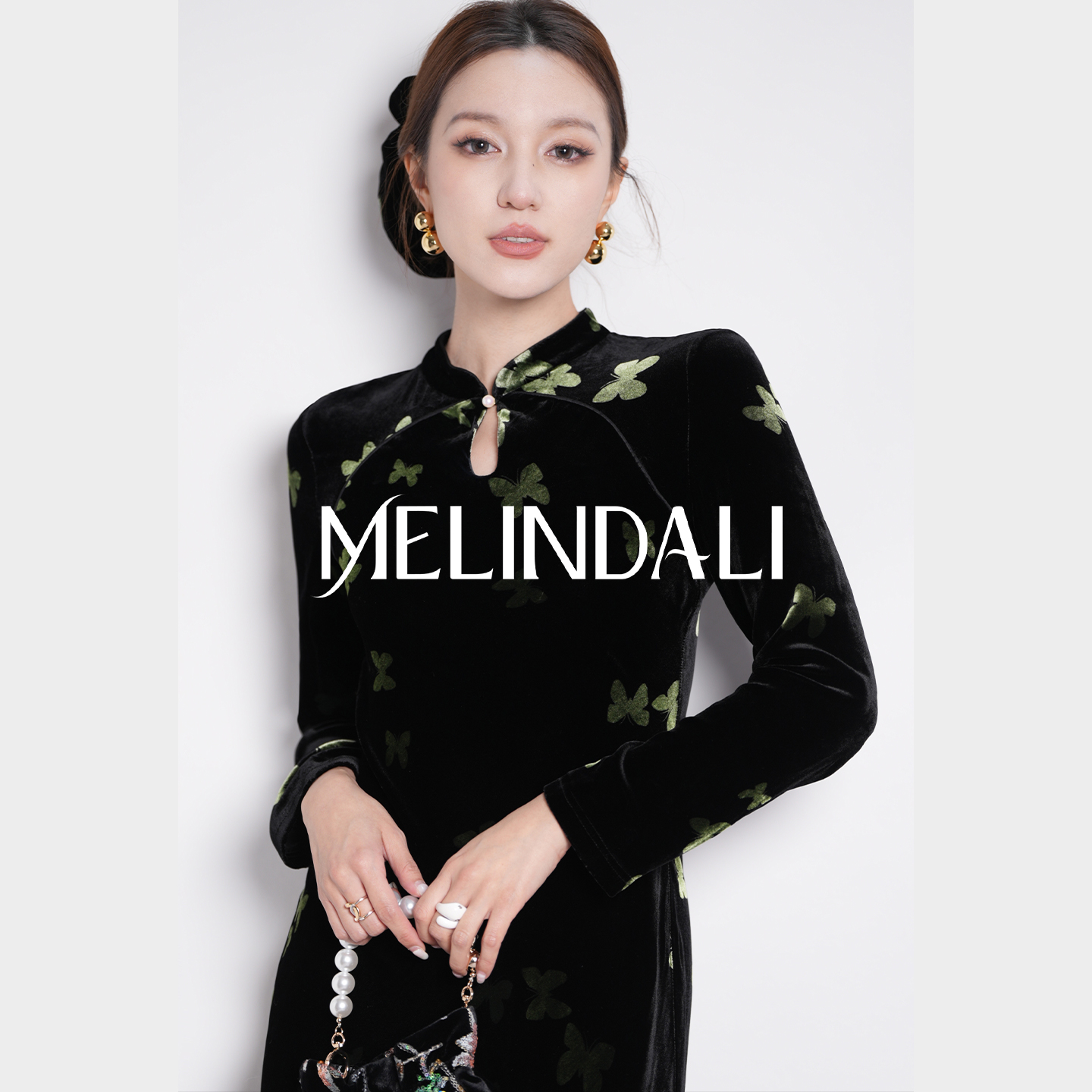 Melinda Li【东方情致】新中式重磅100桑蚕丝丝绒蝴蝶印花斜裁旗袍