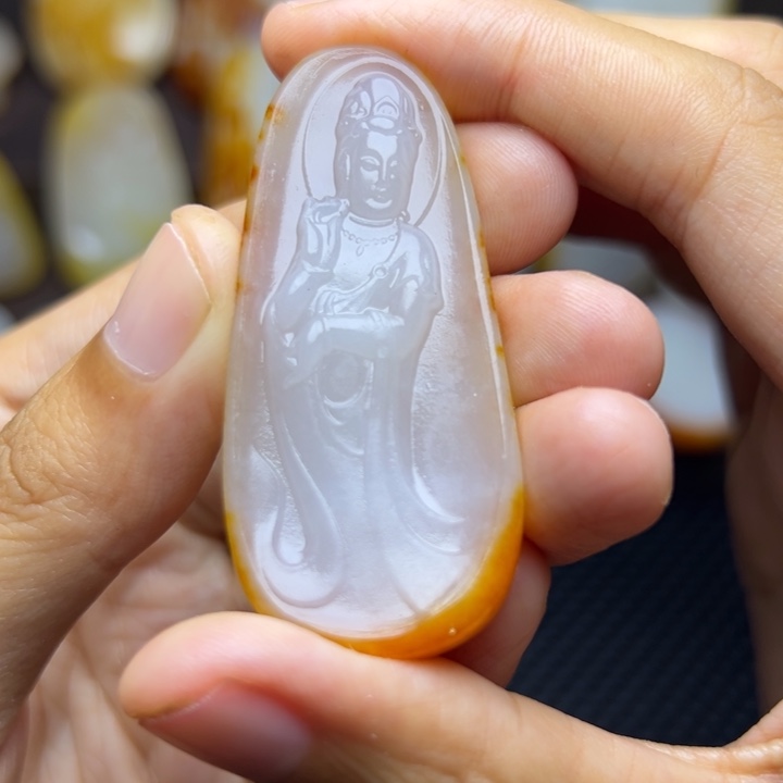 和田玉未镶嵌颈饰