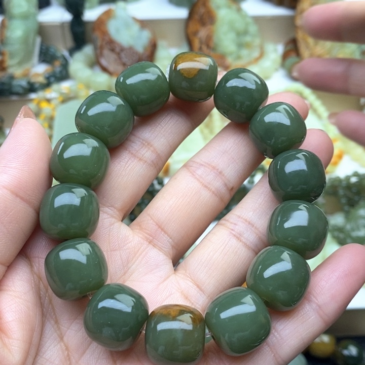 未镶嵌透闪石质玉手串