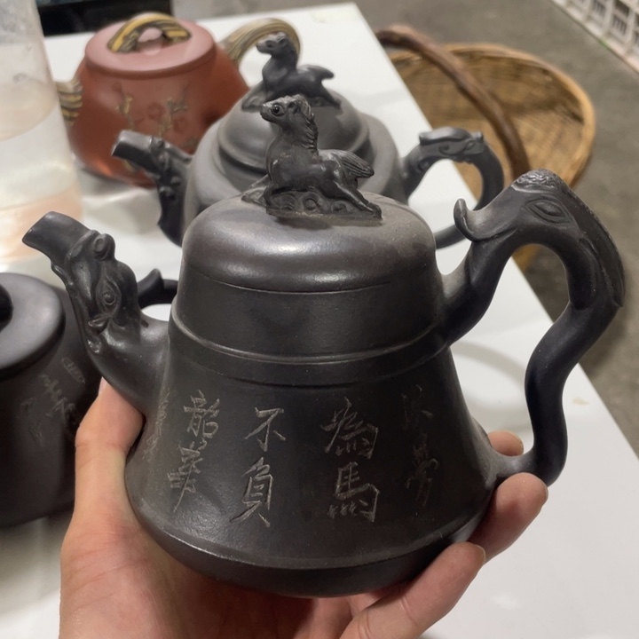 紫砂茶壶老厂紫砂壶一件。