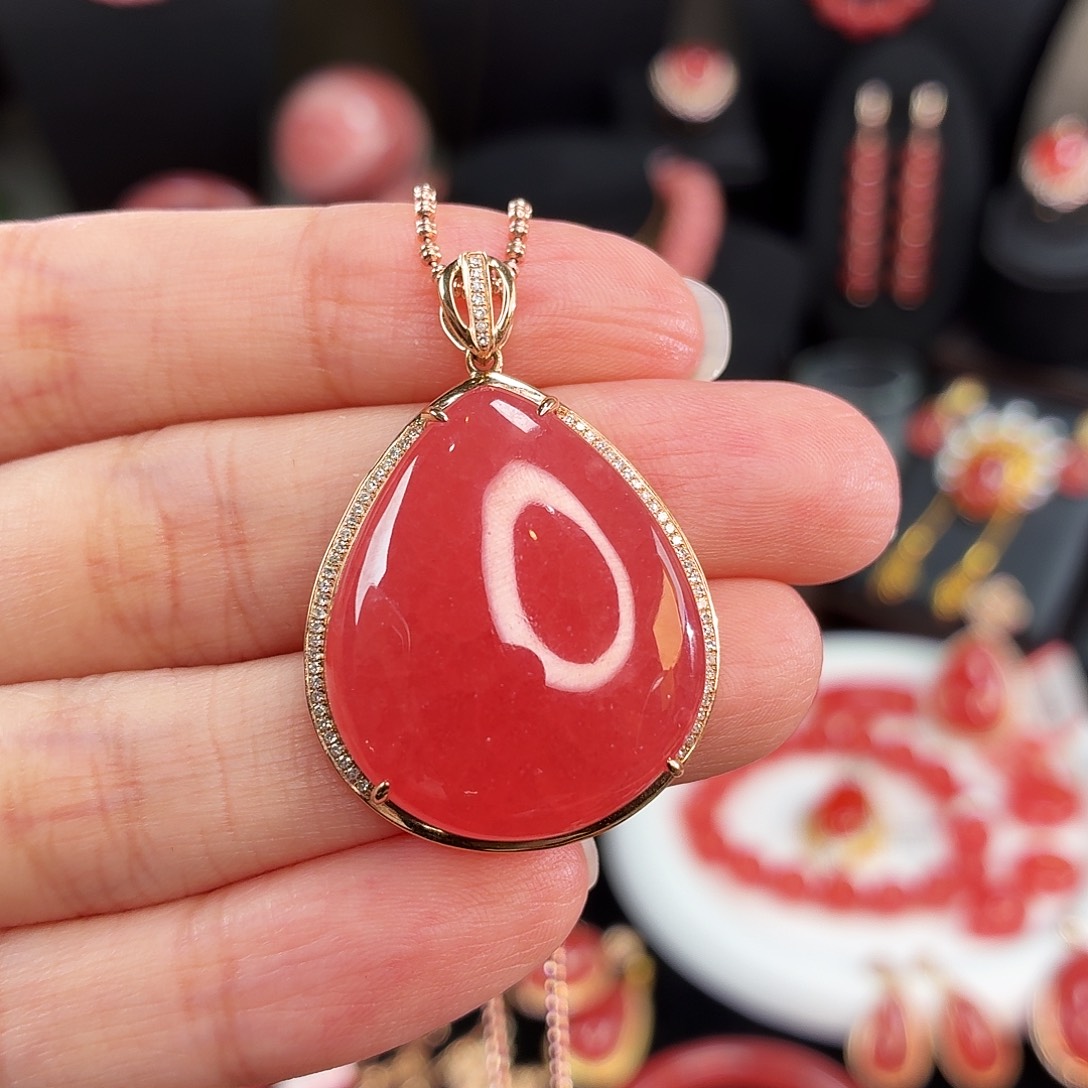 菱锰矿（红纹石）18K金镶嵌吊坠(不含链)