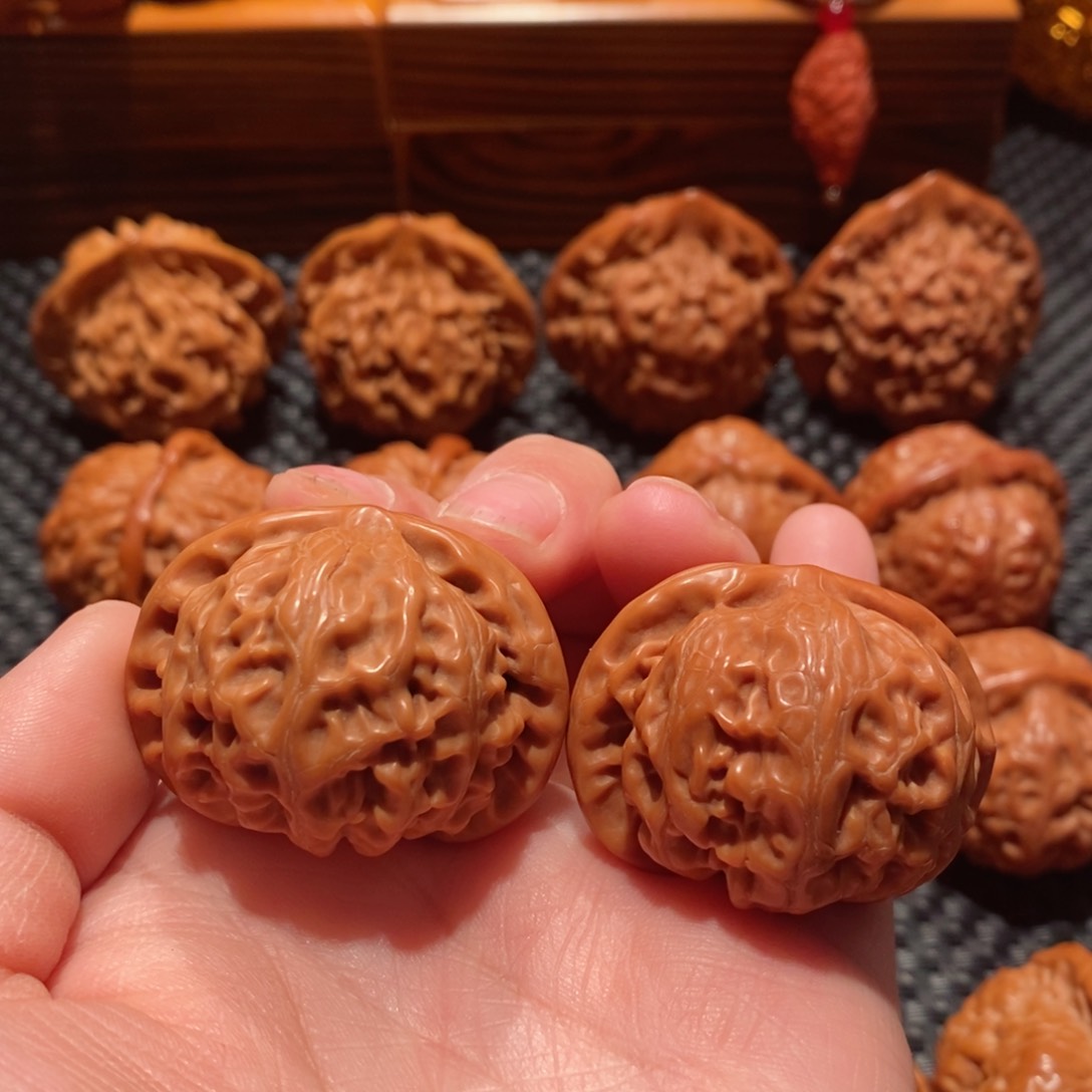 文玩核桃把件宫灯