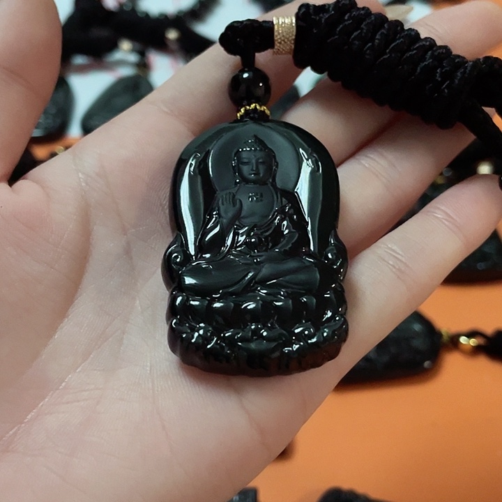 翡翠颈饰未镶嵌前**生