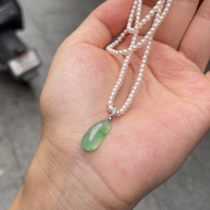 翡翠裸石王爷推荐货品 冰绿福瓜