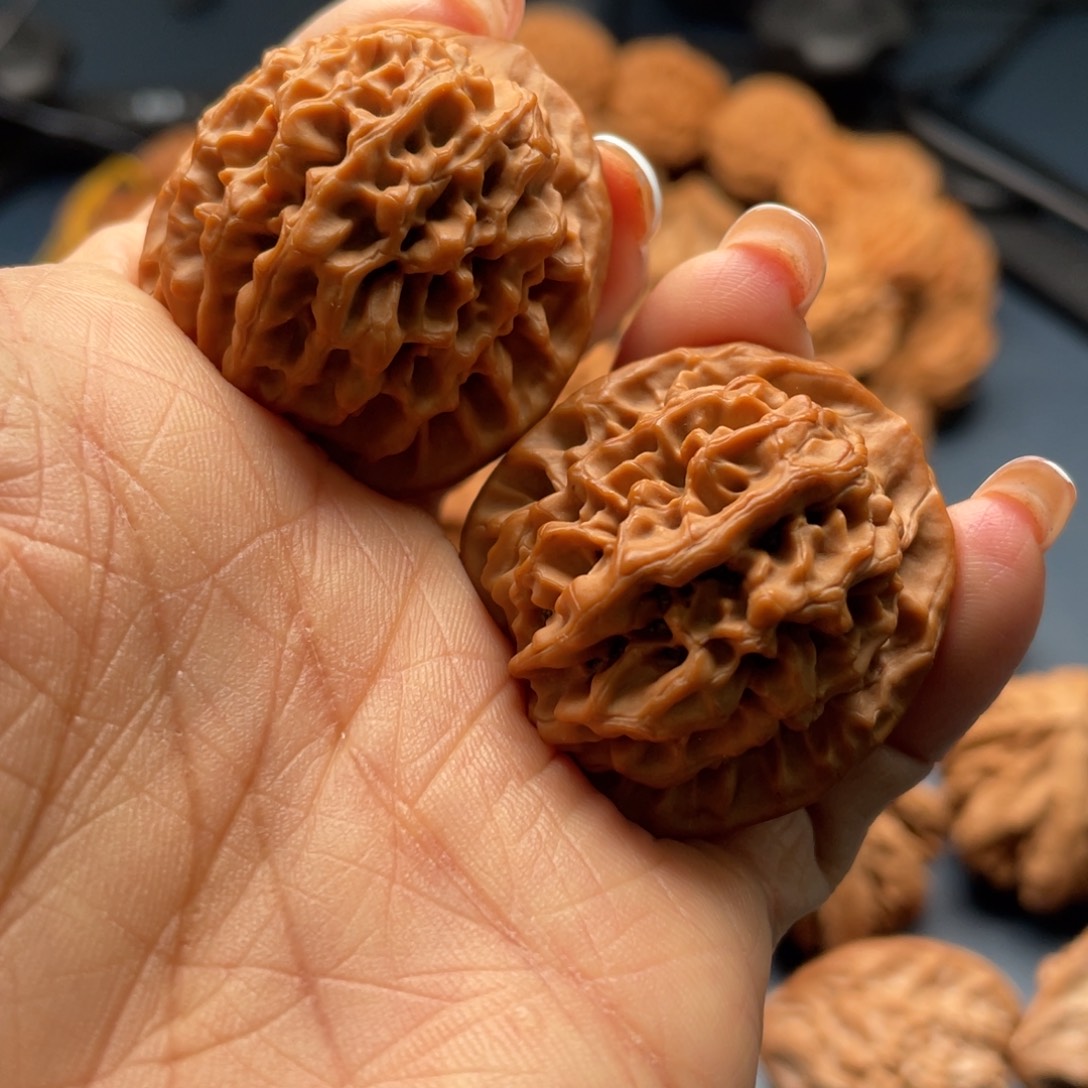 十***制文玩核桃吊坠秦岭核桃