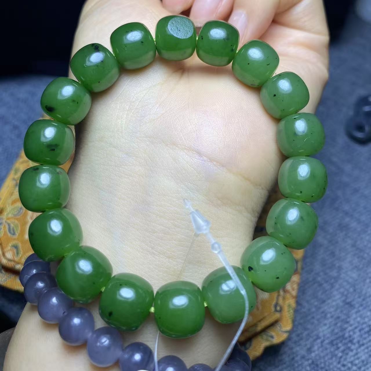 和田玉碧玉老行珠手串 玉质细腻油润度高 男女同款