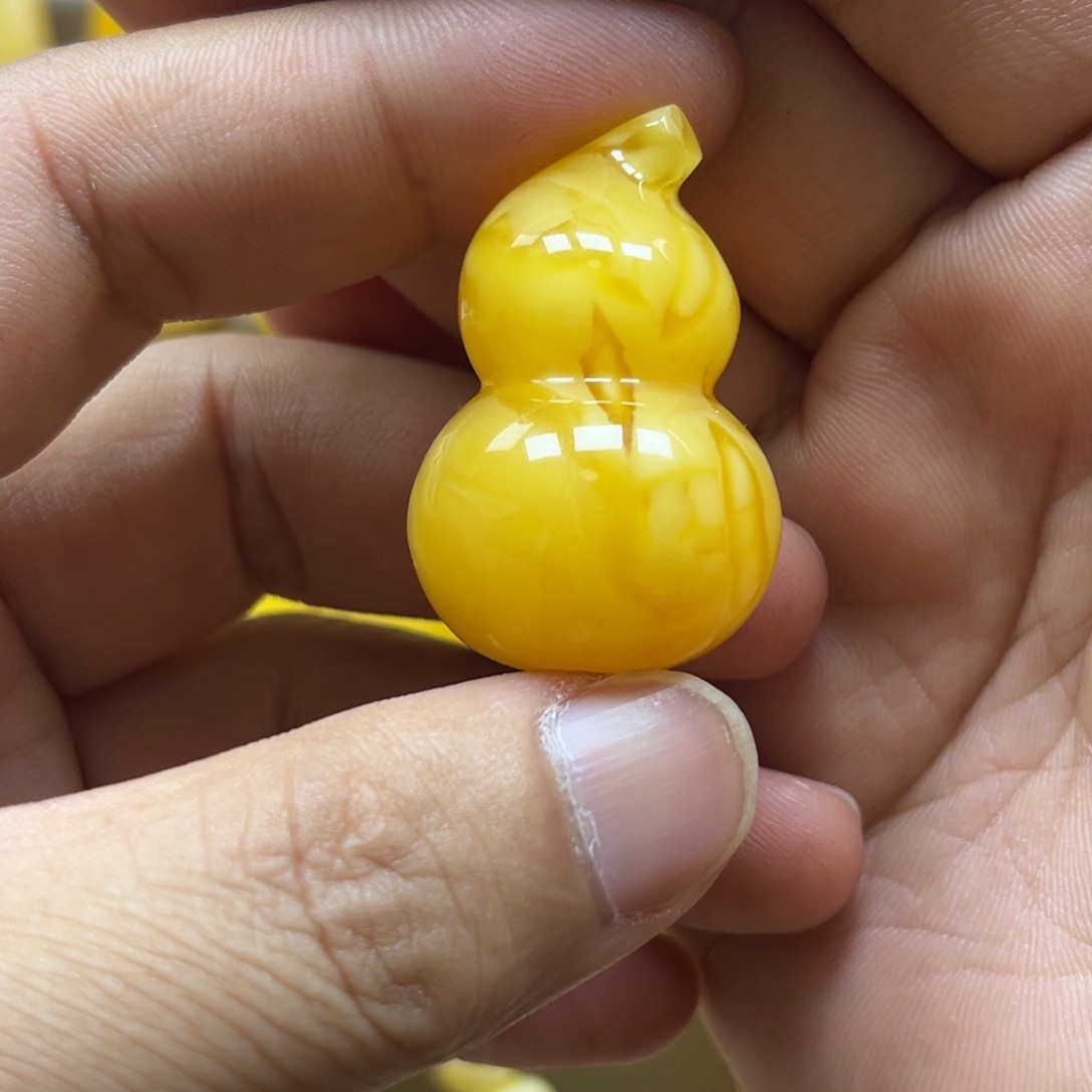 蜜蜡珠宝奇石未镶嵌